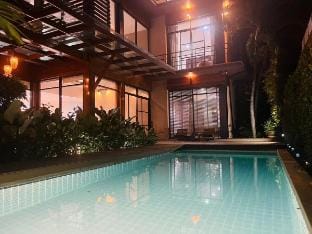 UKing曼谷Thonlor富人区六卧五卫全屋柚木定制别墅 Villa in Bangkok