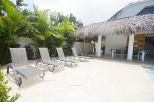Maison avec piscine 300m de la plage las Ballenas Villa in Las Terrenas