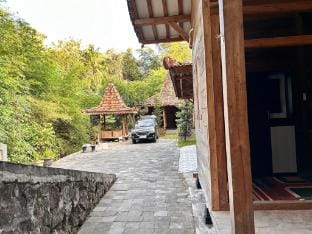 Joglo omah gasir Vacation rental in Special Region of Yogyakarta