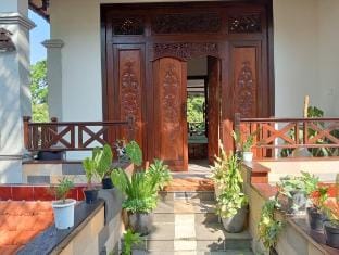 Villa Luca, Riverside Retreat near Tanah Lot Villa in Kediri