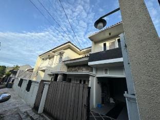 Witte Huis Cirendeu Vacation rental in South Jakarta City