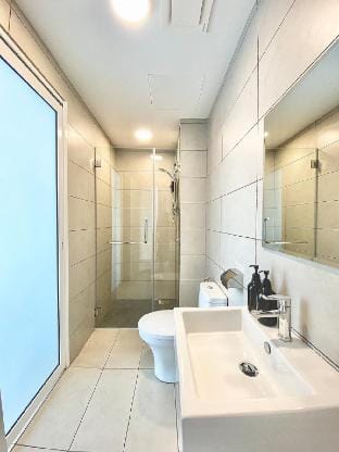 Cozy 2 Rooms Golf Course Lake View Apartment in Petaling Jaya