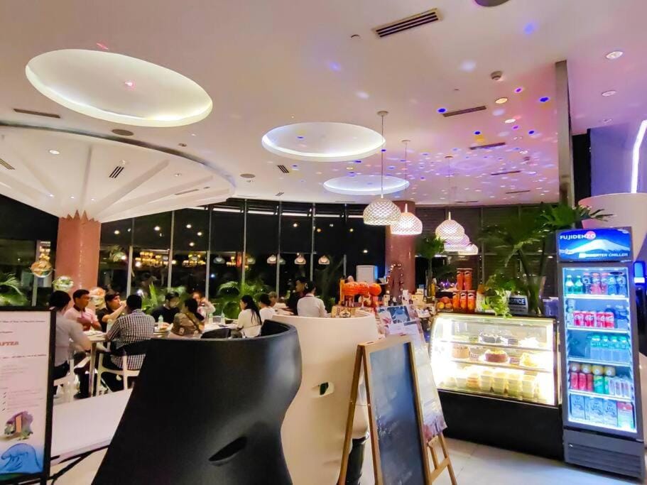 Condotel Azure Urban Resort Near Airport #AZ05 Apartment in Paranaque