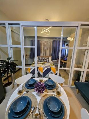 Urban Escape at Morgan Suites McKinley Hill, BGC Apartment in Makati