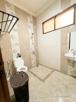 Durti Indah Homestay Vacation rental in South Jakarta City