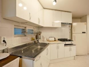 Itaewon Station 도보3분-7베드-단독주택-장박환영-마사지의자-도심별장 Vacation rental in Seoul