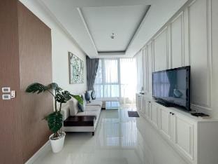 Stunning ocean views from the balcony. Apartment in Pattaya City