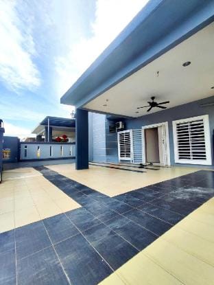 [16pax]37home Semi Home[PoolTable][BBQ] Vacation rental in Port Dickson