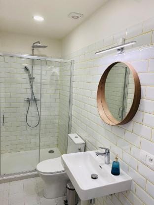Green balcony & king size bed Apartment in Prague