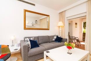 Avalon Apt Costalita Close To The Beach And Golf Apartment in Costa del Sol