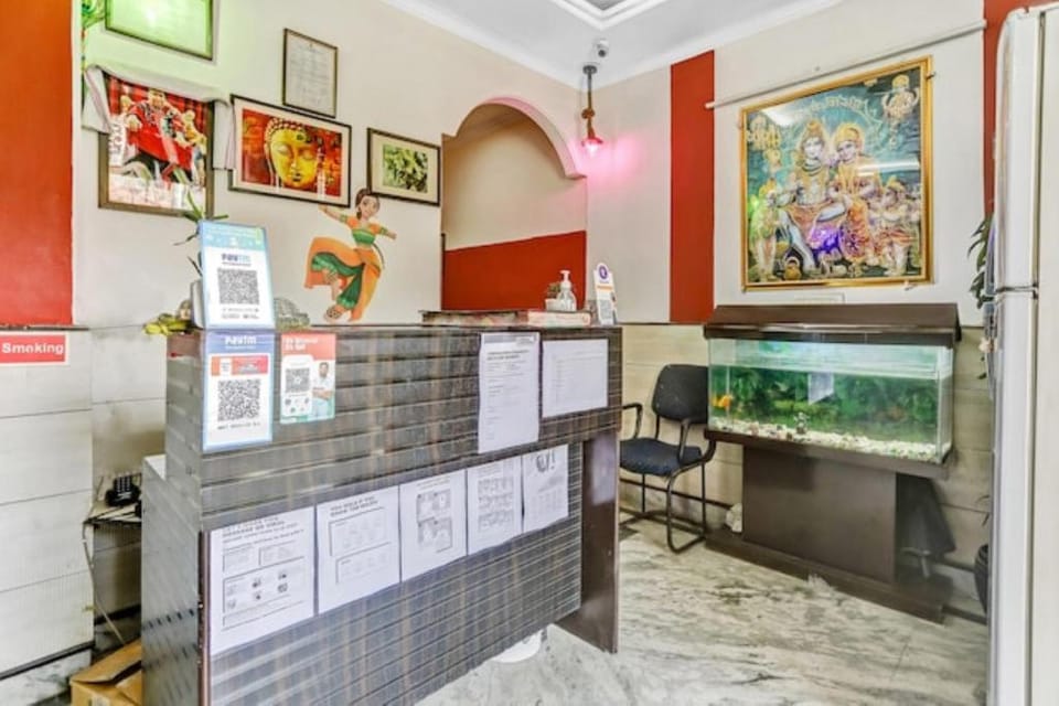 Goroomgo White Elephant Inn Noida Hotel in Noida