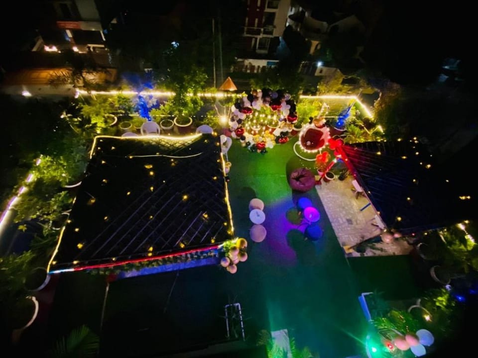 Goroomgo White Elephant Inn Noida Hotel in Noida
