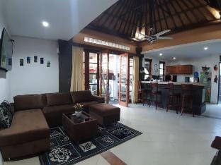 Villa Cantik nyaman 3 kamartidur Sekuta,Sanur.Bali Villa in Denpasar