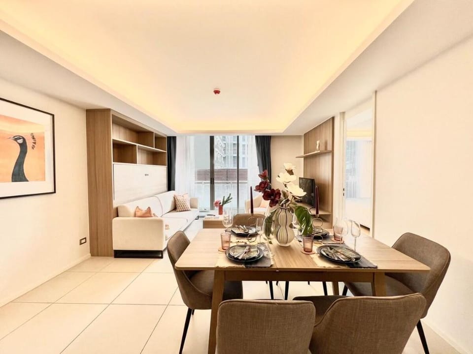 Perfect location# Pool#Gym@BTS/MRT&2BR#5ppl5F/121 Apartment in Bangkok