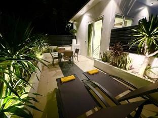 Palm Oasis - Luxury 2BR pool villa nr beach - 170 Vacation rental in Pattaya City