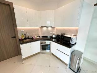 Palm Oasis - Luxury 2BR pool villa nr beach - 170 Vacation rental in Pattaya City