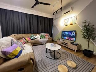 TcVila4 18PAX 5BR 3Min to TelukCempedak Beach Vacation rental in Pahang, Malaysia