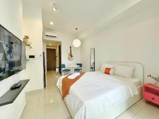 1km to center - Free gym - Pool view Studio Apartment in Ho Chi Minh City