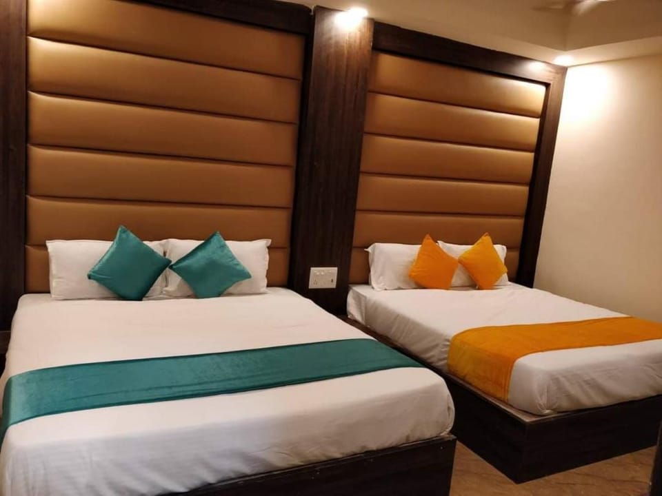 Goroomgo Alfa Lucknow Hotel in Lucknow