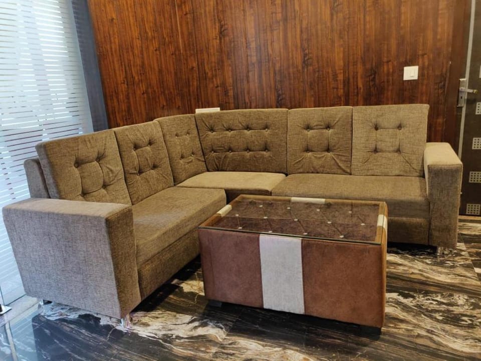 Goroomgo Alfa Lucknow Hotel in Lucknow