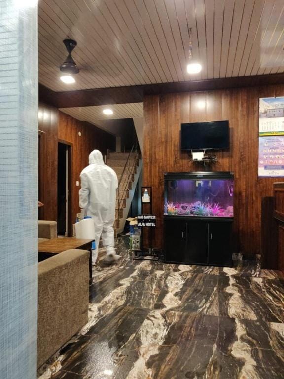 Goroomgo Alfa Lucknow Hotel in Lucknow