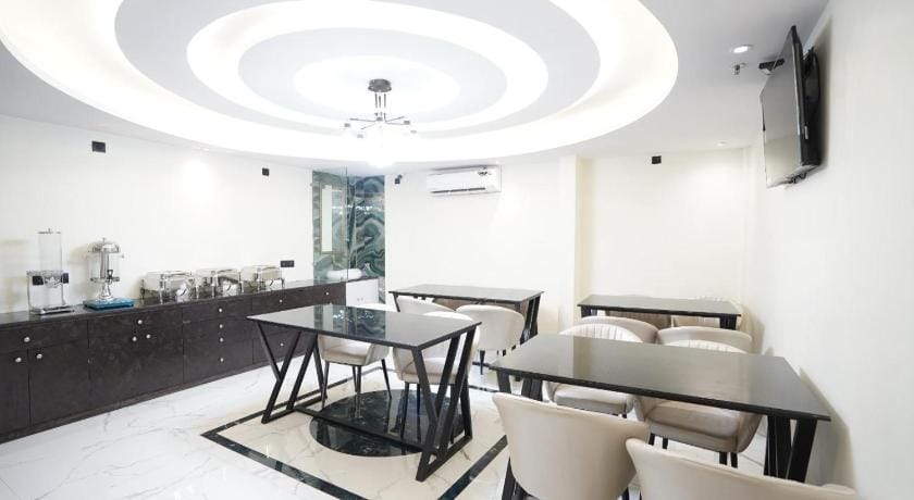 Hotel Lancaster Hotel in Mumbai