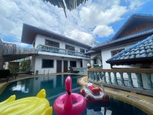Plan B house Vacation rental in Patong