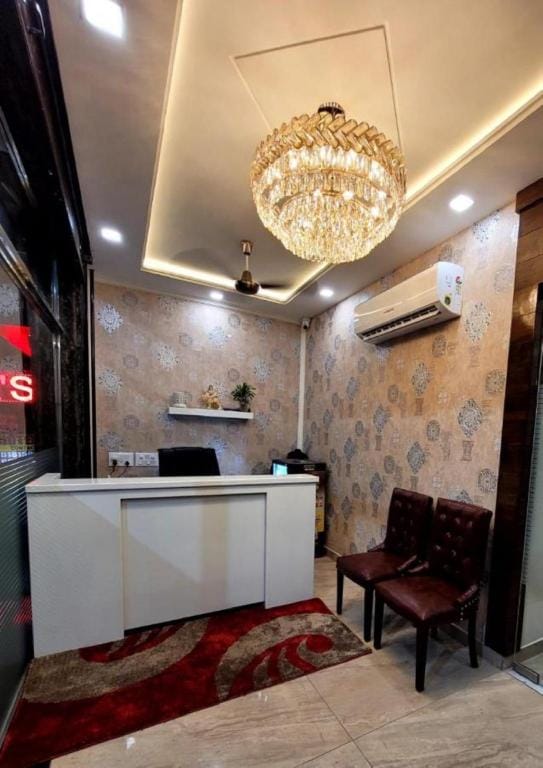 Goroomgo Crown Inn Jalandhar Hotel in Punjab, India