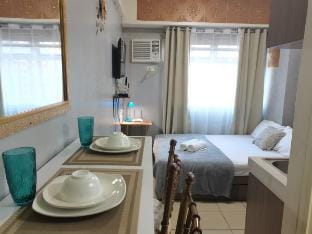 30th floor City View Urban Deca Tower Edsa Apartment in Mandaluyong