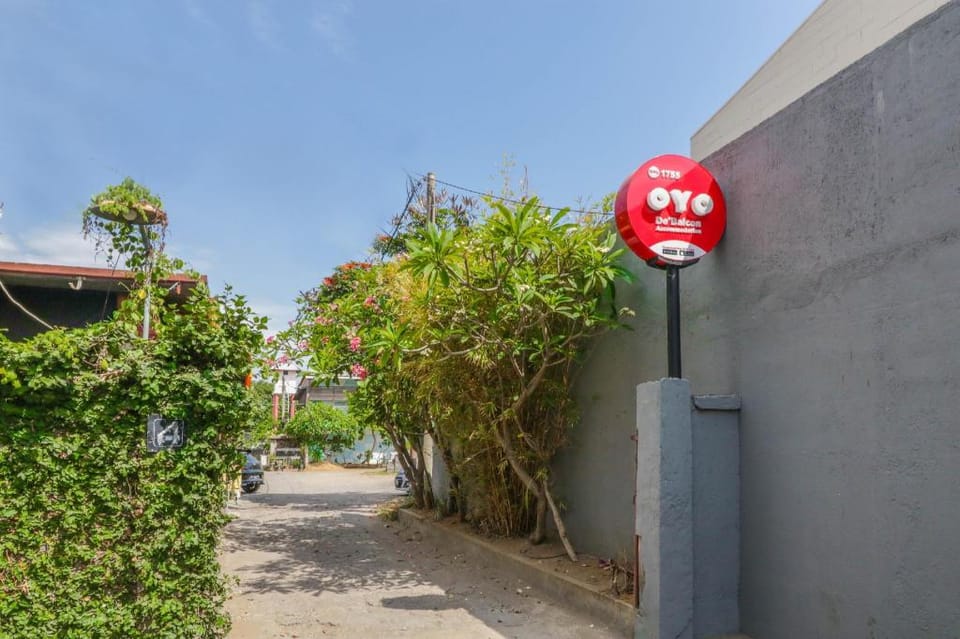 OYO 1755 De'balcon Accomodation Near Ngurah Rai Airport Hotel in Kuta