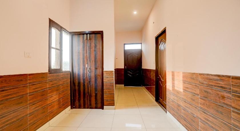 OYO 829306 HILL VIEW LUXURIOUS ROOMS Hotel in Chandigarh