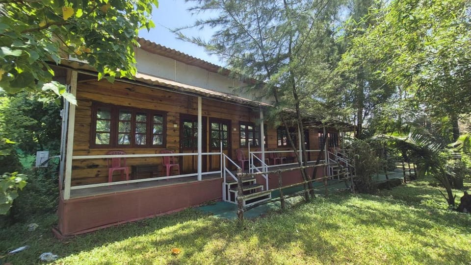Furtado's Beach Resort Hotel in Benaulim