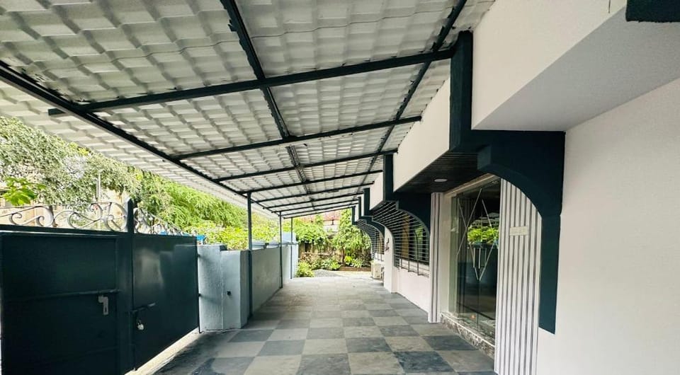 Astha Kandivali Service Apartment Bed and Breakfast in Mumbai