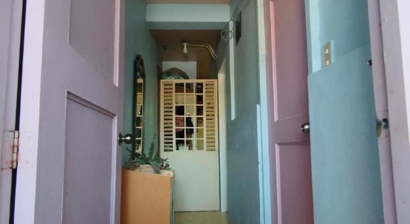 TOKAI'S TRANSIENT ROOMS Hotel in Bicol