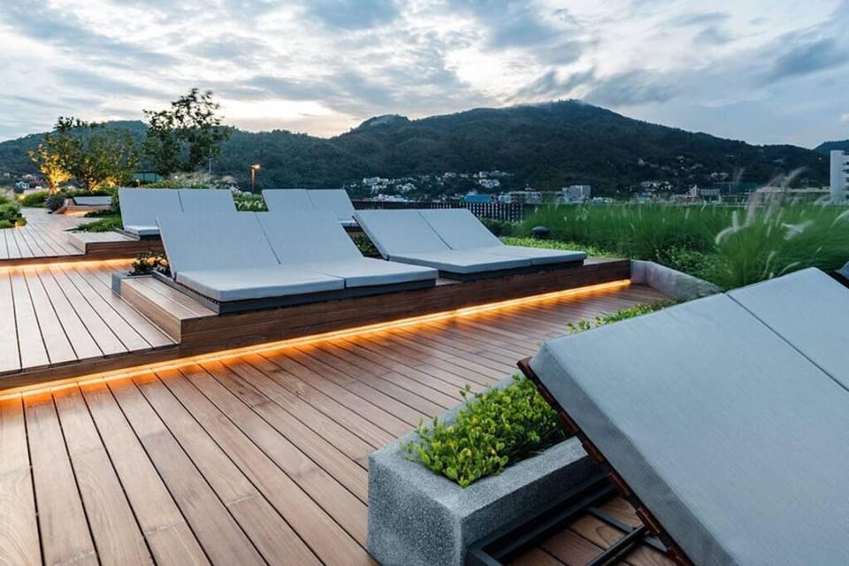 芭东海滩豪华公寓  浴缸 厨房 阳台  高速wifi  海景无边际泳池 Apartment in Patong