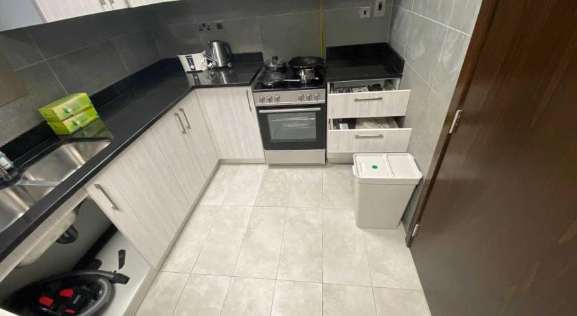 OYO HOME 1381 Premium 1 BHK With Balcony Bed and Breakfast in Abu Dhabi