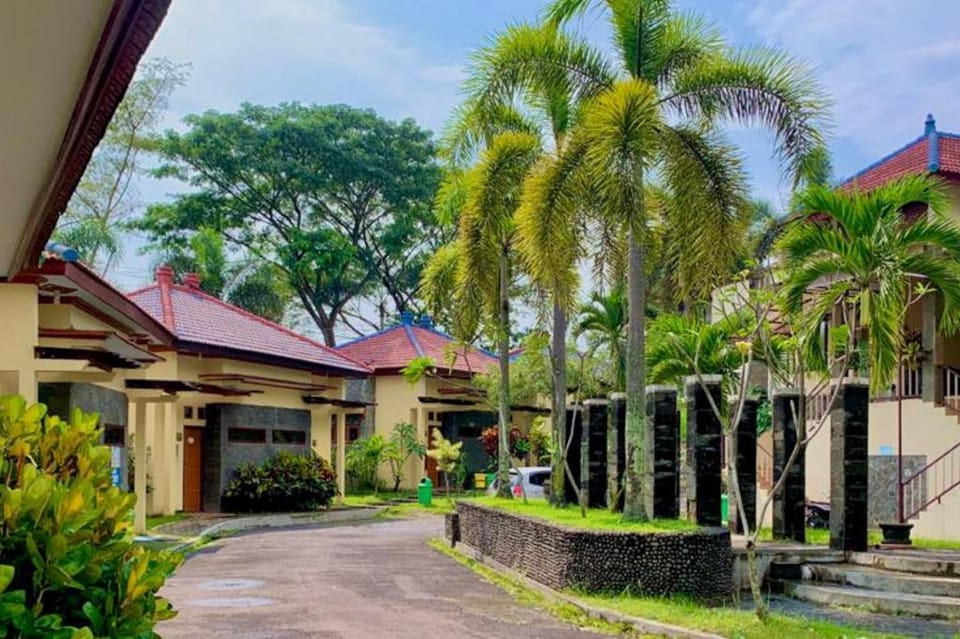 Wonorejo Hotel Mitra RedDoorz Hotel in East Java