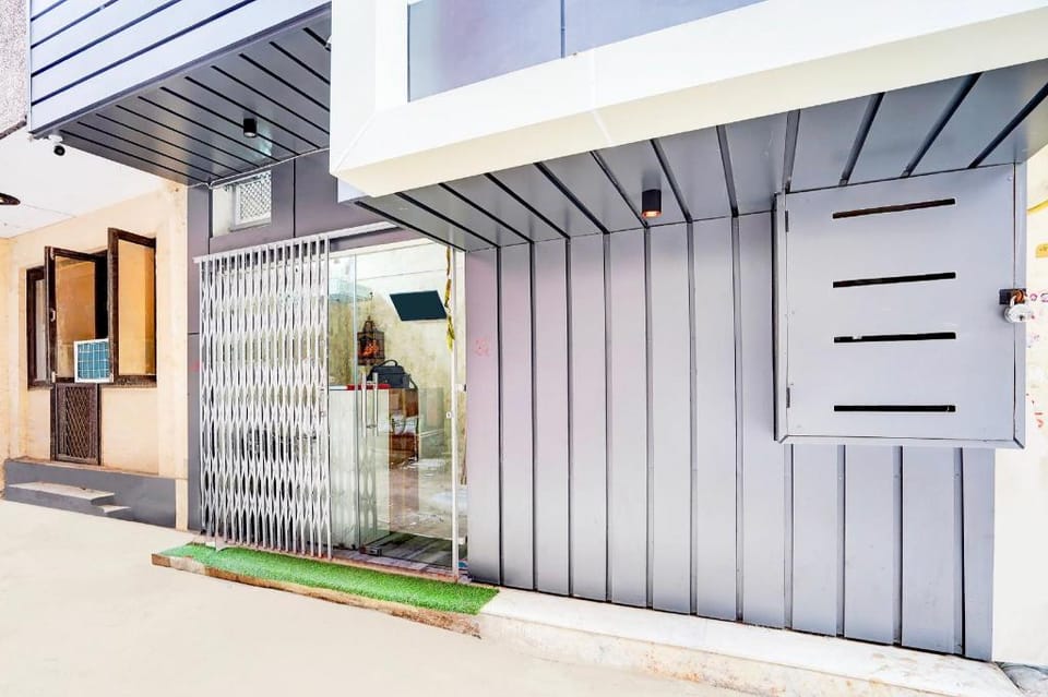 Super Hotel O THE ROYALL RESIDENCY Hotel in New Delhi