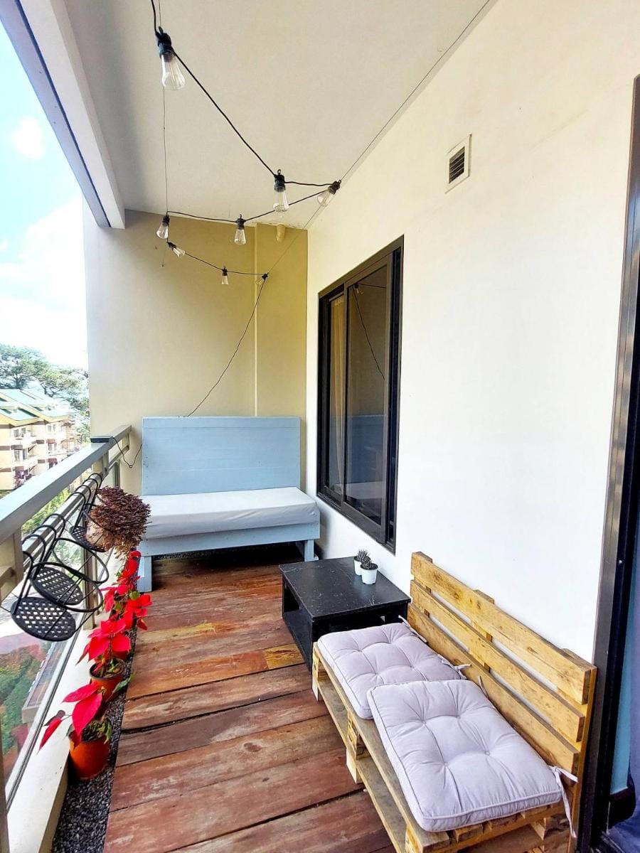 Serene Premier Cozy Condo with Balcony, 2BR Parking Outlook Drive Baguio Apartment in Baguio