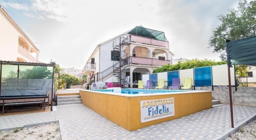 Apartments Fidelis - One Bedroom Apartment with Terrace and Garden View 4 Apartment in Okrug Gornji