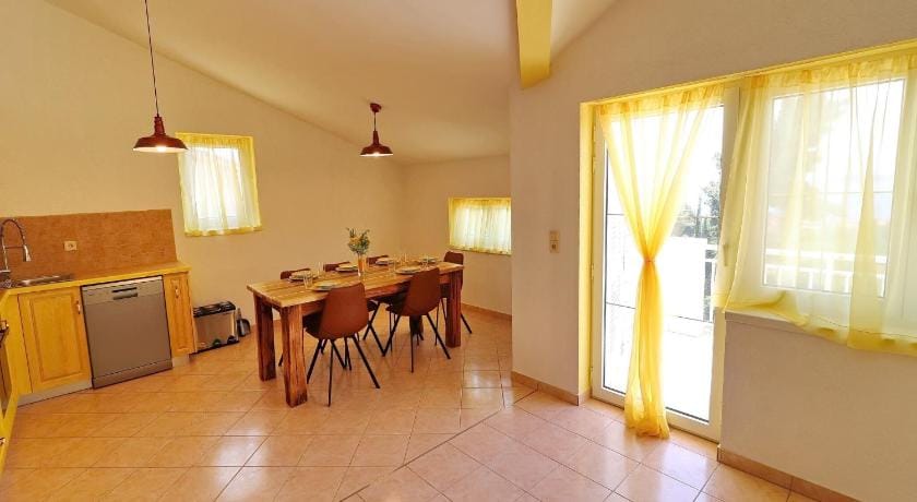 Apartments Villa Michele-Three Bedroom Apartment with Partial Sea View Grejp Apartment in Dubrovnik-Neretva County
