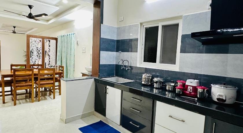 TrueLife Homestays - Sai Nivas - 3BHK AC Apartments for group of families - Best location - Flyover  Vacation rental in Tirupati