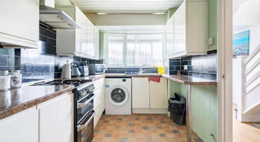 Luton Airport Guest House Hotel in Luton