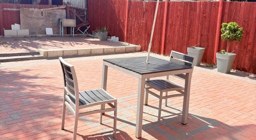 Luton Airport Guest House Hotel in Luton