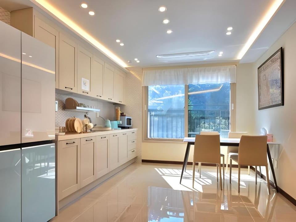 Incheon Airport Guesthouse L Bed and Breakfast in Gyeonggi-do