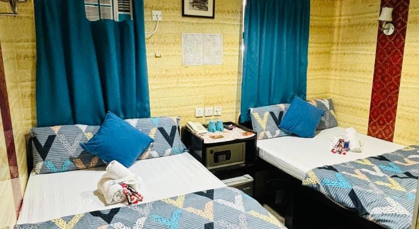 GLOBAL INN RECEPTION FLAT c 4 13 TH FLOOR BLOCK C Bed and Breakfast in Hong Kong