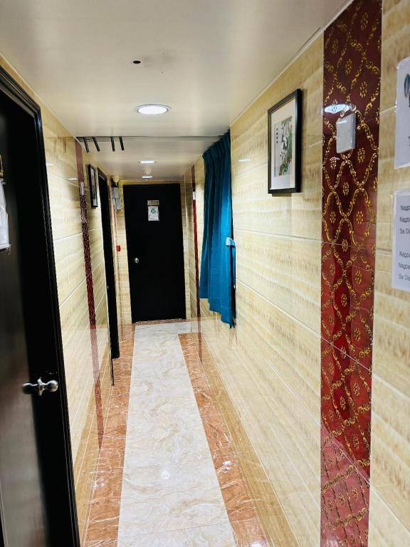 GLOBAL INN RECEPTION FLAT c 4 13 TH FLOOR BLOCK C Bed and Breakfast in Hong Kong