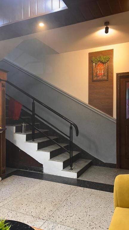 Aradhya Comforts - MG Road Hotel in Bengaluru
