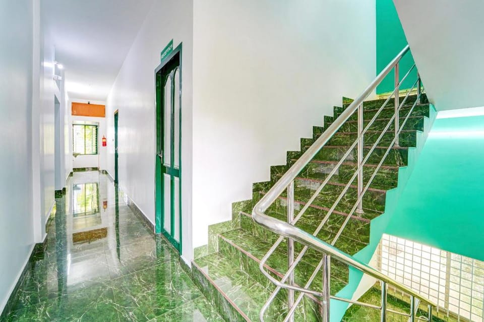 Hotel O Vennala Near Palarivattom Hotel in Kochi