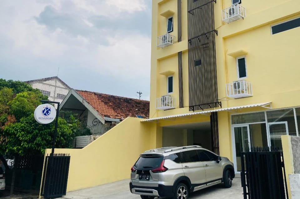 RedDoorz near Paragon Mall Semarang 2 Hotel in Indonesia
